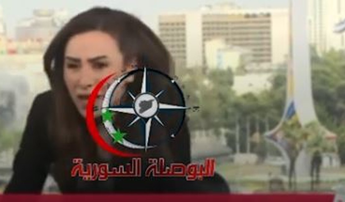 Apresentadora de TV na Síria se assusta com explosão de bomba durante ataque de Israel
