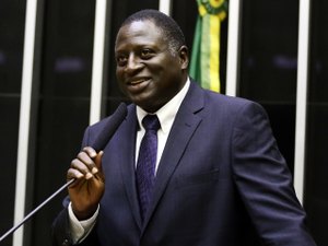 Deputado bolsonarista manda ofício à CBF pedindo convocação de Neymar para Copa
