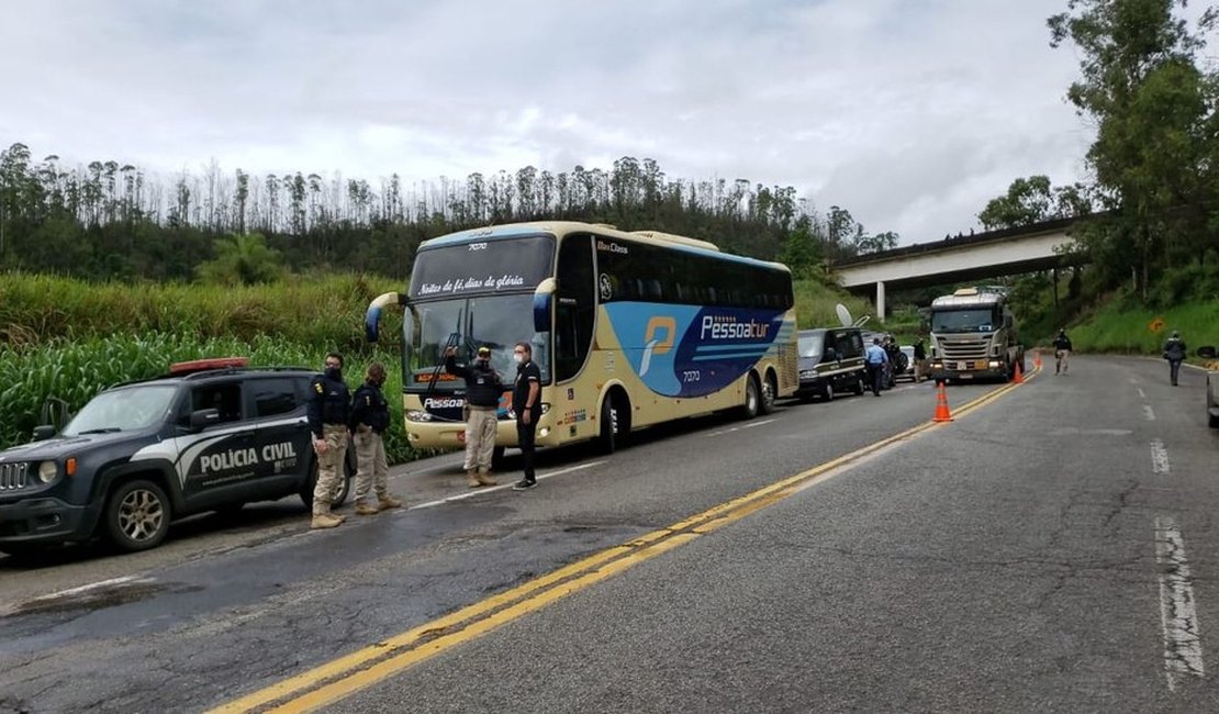 Polícia mineira faz reconstituição de acidente com ônibus que saiu do Sertão de Alagoas