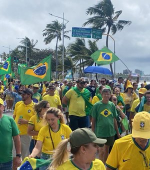 Ato em apoio a Bolsonaro reúne manifestantes em Maceió com críticas a Lula e ao STF