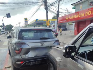 Ronda no Bairro prende jovem por embriaguez ao volante, após acidente no Trapiche da Barra