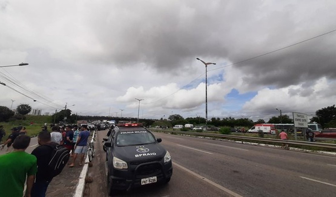 Dois policiais rodoviários são assassinados a tiros na BR-116 em Fortaleza; vídeo