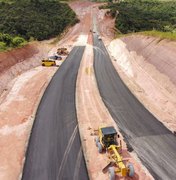 Mais um trecho de acesso ao Aterro Sanitário recebe pavimentação, no Benedito Bentes