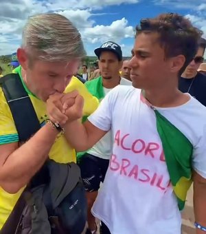 Nikolas Ferreira elogia Cabo e Caio Bebeto em caminhada em direção a Brasília