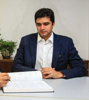 Marcelo Palmeira assume interinamente a Prefeitura de Maceió