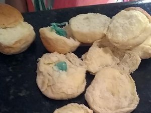 Mulher é presa ao tentar entrar em delegacia com pão 'recheado' de maconha