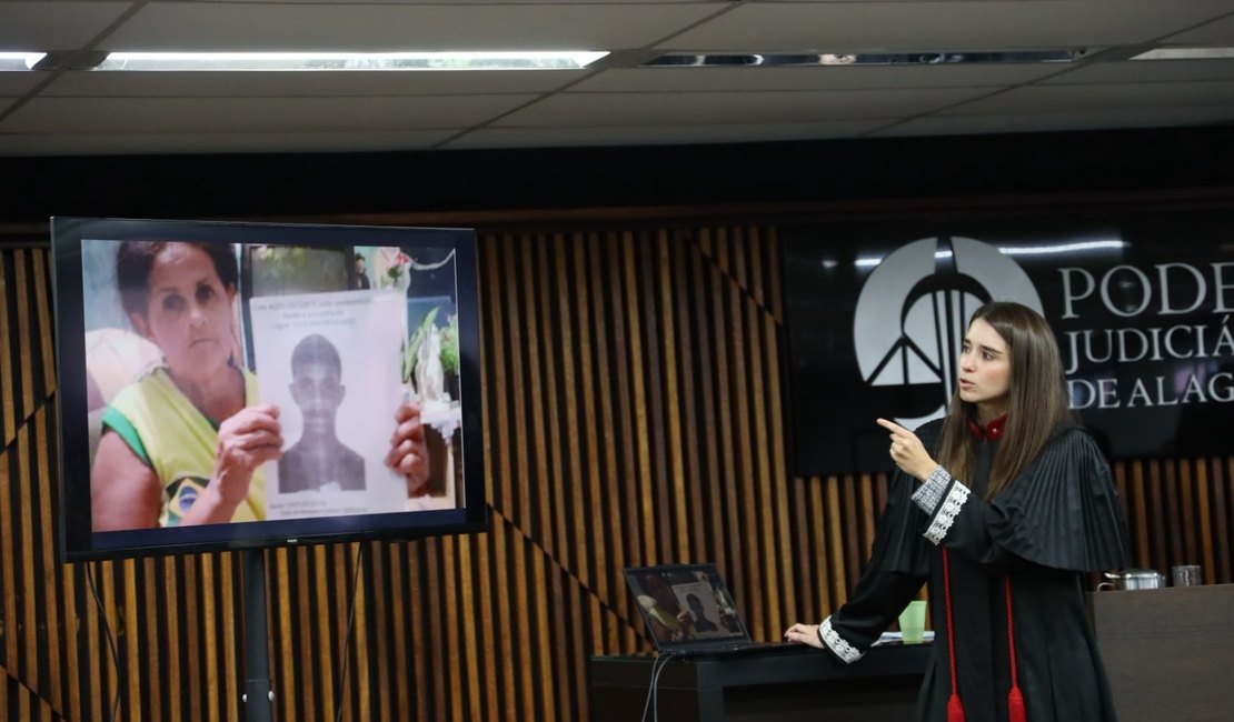 Caso Davi Silva: promotora repreende defesa por ataques a testemunha morta