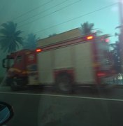 Incêndio atinge região dos coquerais em Marechal Deodoro