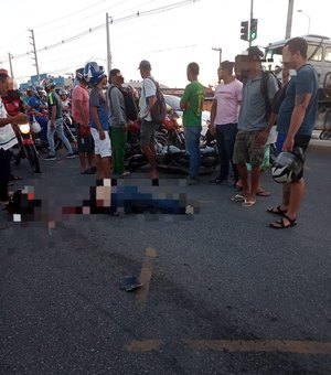 Motociclista tem cabeça esmagada por ônibus na Avenida Menino Marcelo