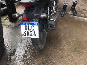 Moto roubada na AL 220 é recuperada pela Polícia Militar em Arapiraca