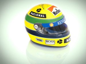 Capacete de Ayrton Senna é leiloado por R$ 205 mil na Inglaterra
