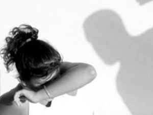 Criança presencia mãe sendo espancada pelo marido