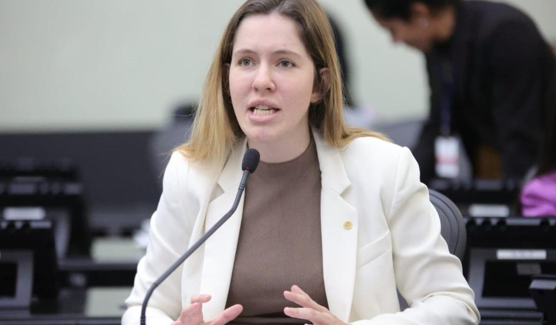 Cibele Moura pede apoio para aprovação de projeto em prol de  mulheres grávidas em cursos