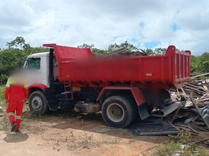 DMTT e Alurb flagram descarte irregular de lixo em área verde na Santa Lúcia