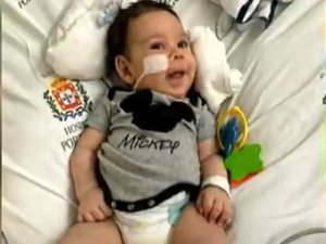 Amigos e familiares de bebê com doença rara precisam arrecadar R$12 milhões para comprar remédio