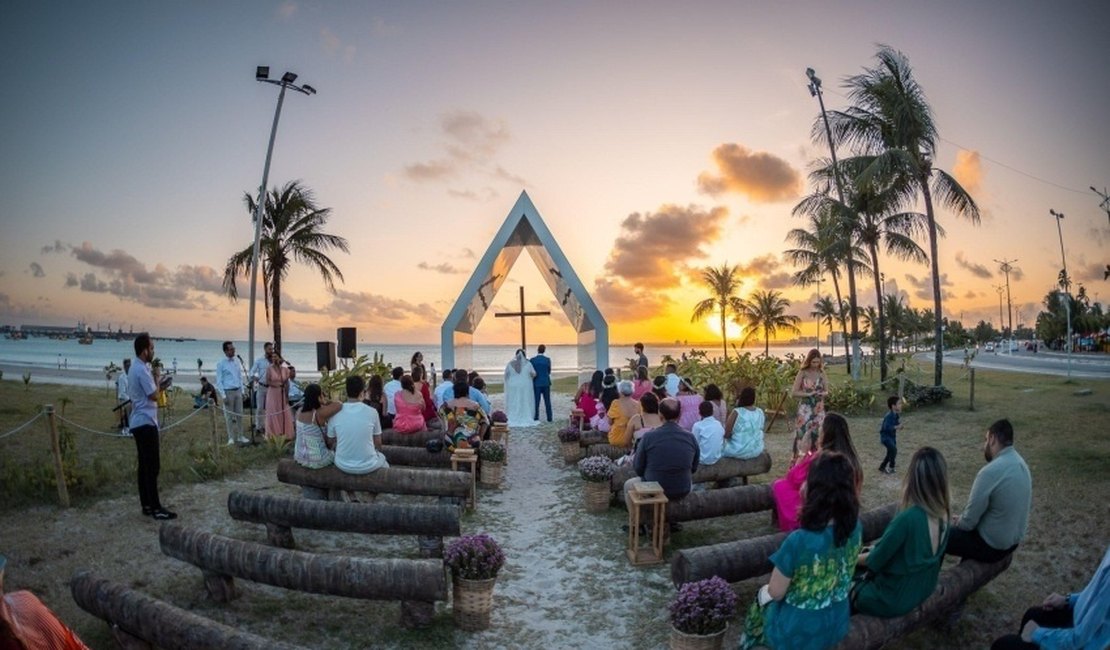 Capelinha de Jaraguá recebe mais de 100 casamentos em 2025; saiba como solicitar