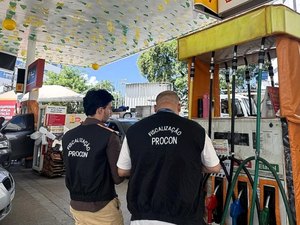 Procon Maceió fiscaliza postos de combustíveis após aumento da gasolina