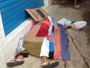 Homem é morto a tiros dentro do Mercado da Produção, em Maceió