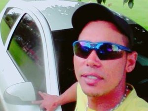 Marido mata homem que assistia a mulher dele dançar durante festa de aniversário 