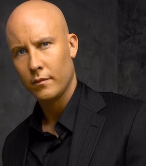 Michael Rosenbaum, o Lex Luthor de ‘Smallville’, está em ‘Superman’ e você nem percebeu