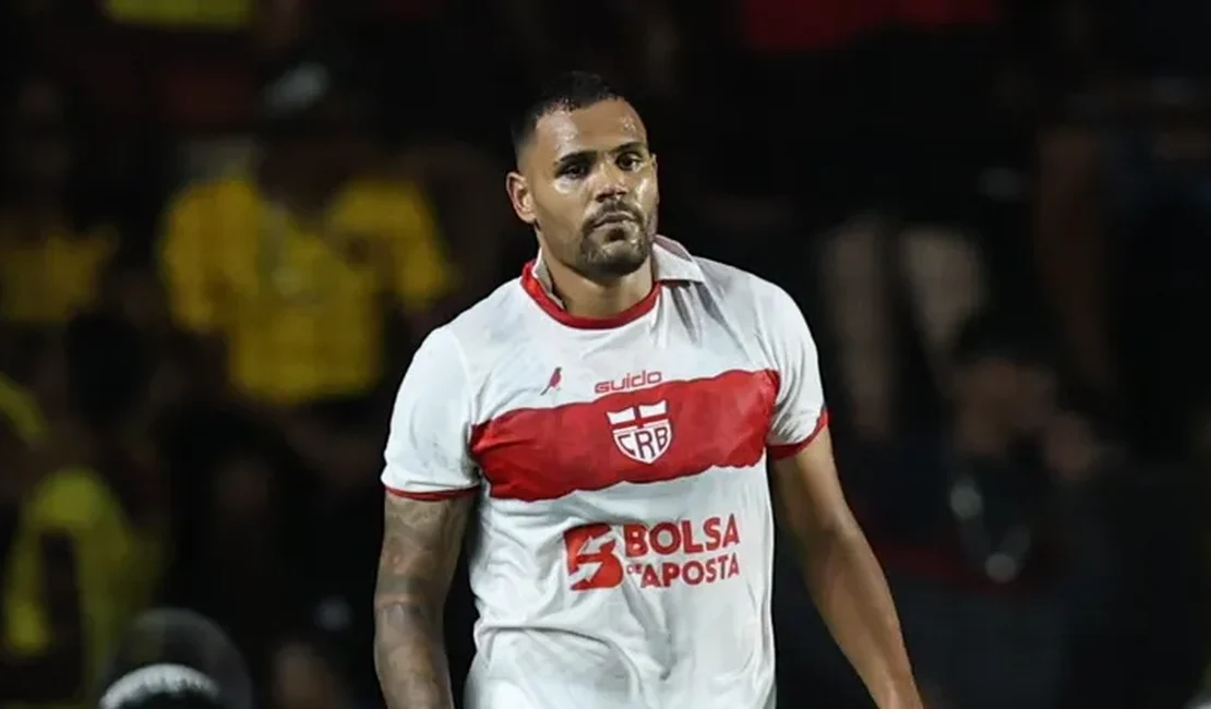 CRB terá a volta do atacante Mikael para confronto direto contra o Goiás