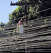 Tentativa de furto de fios de cobre em poste de energia no Centro de Arapiraca