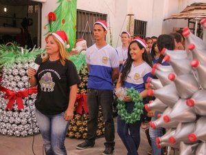 Estudantes ajudam a decorar Arapiraca no Natal Sustentável