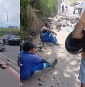 Caminhão capota e deixa trabalhadores feridos na Avenida Josefa de Melo, em Maceió