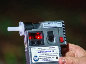 Motorista embriagado é preso após colidir com moto e deixar feridos em Palmeira