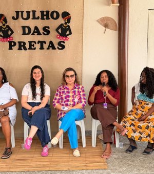 Teca Nelma participa de roda de conversa sobre direitos e desafios das mulheres negras
