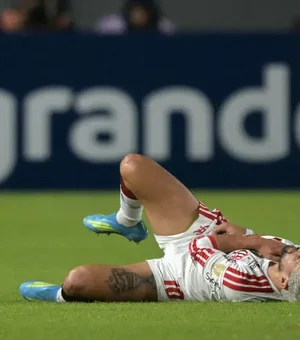 Médico do Flamengo atualiza status de Arrascaeta após cirurgia na clavícula
