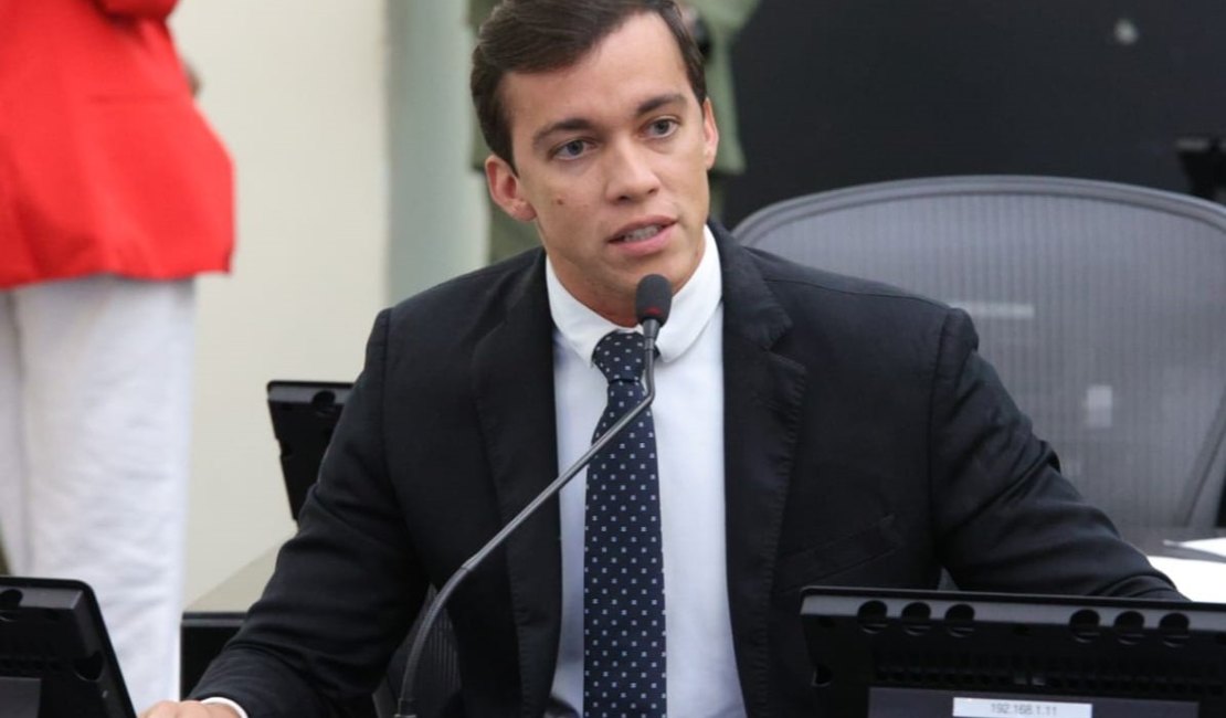 Delegado Leonam propõe debate sobre adoção da progressão parcial no Colégio Tiradentes