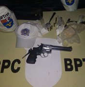 BPTran recupera arma roubada de policial civil, apreende menor e maconha