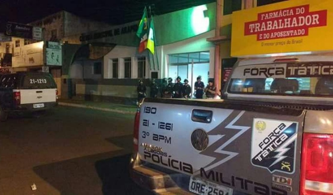 Com a presença da polícia, estudantes desocupam Câmara Municipal de Arapiraca