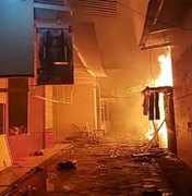 Incêndio destrói barracas na Feira da Sulanca, em Caruaru