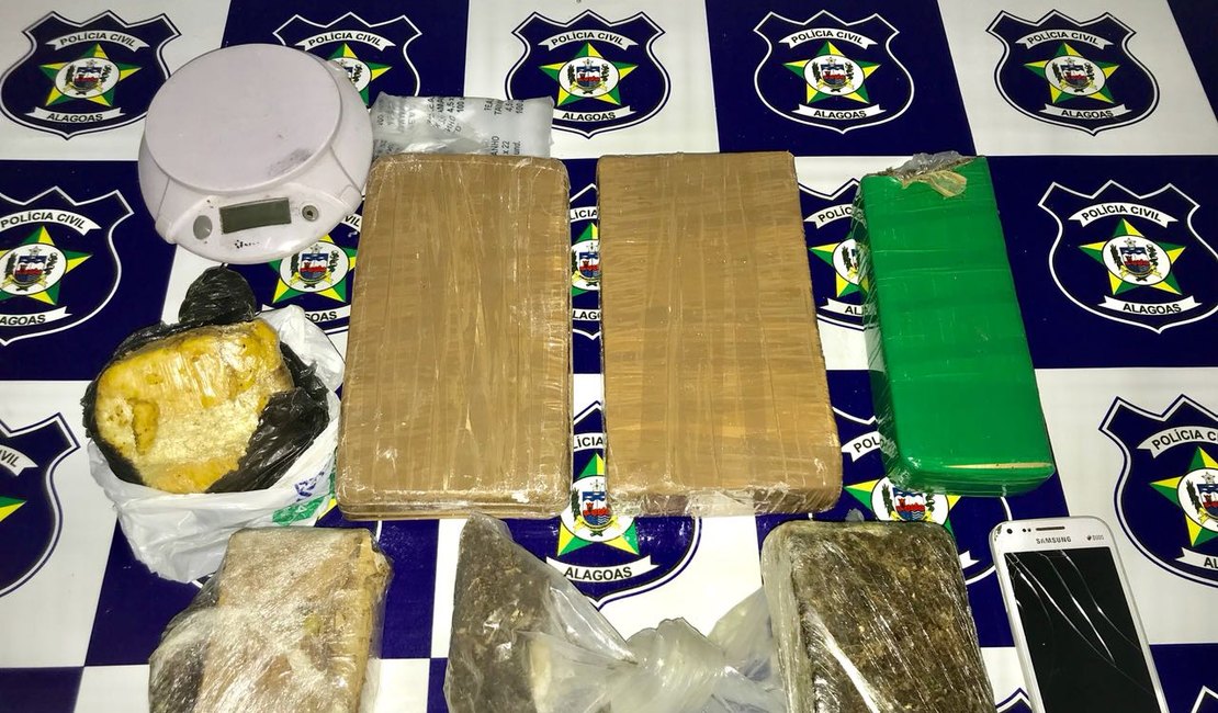 Pai e filho são presos com R$ 50 mil em drogas na cidade de Arapiraca