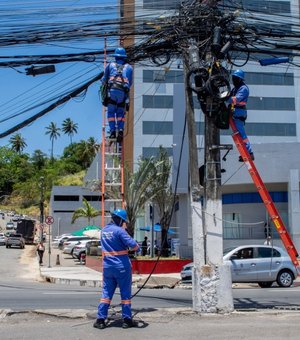 Projeto Poste Limpo já retirou mais de 300 toneladas de fiação em 18 bairros de Maceió