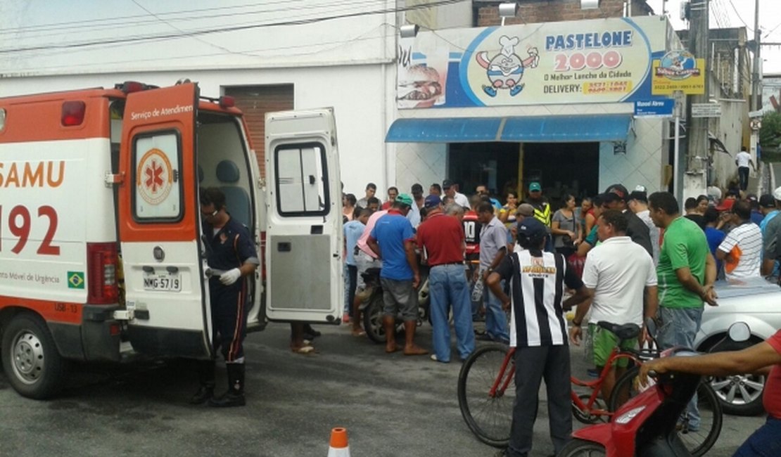 Acidente no Centro de Arapiraca deixa duas pessoas feridas