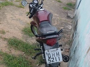 Moto com queixa de furto/roubo é recuperada pela polícia em Arapiraca