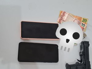 Indivíduo é preso com arma falsa após roubar casal em Arapiraca