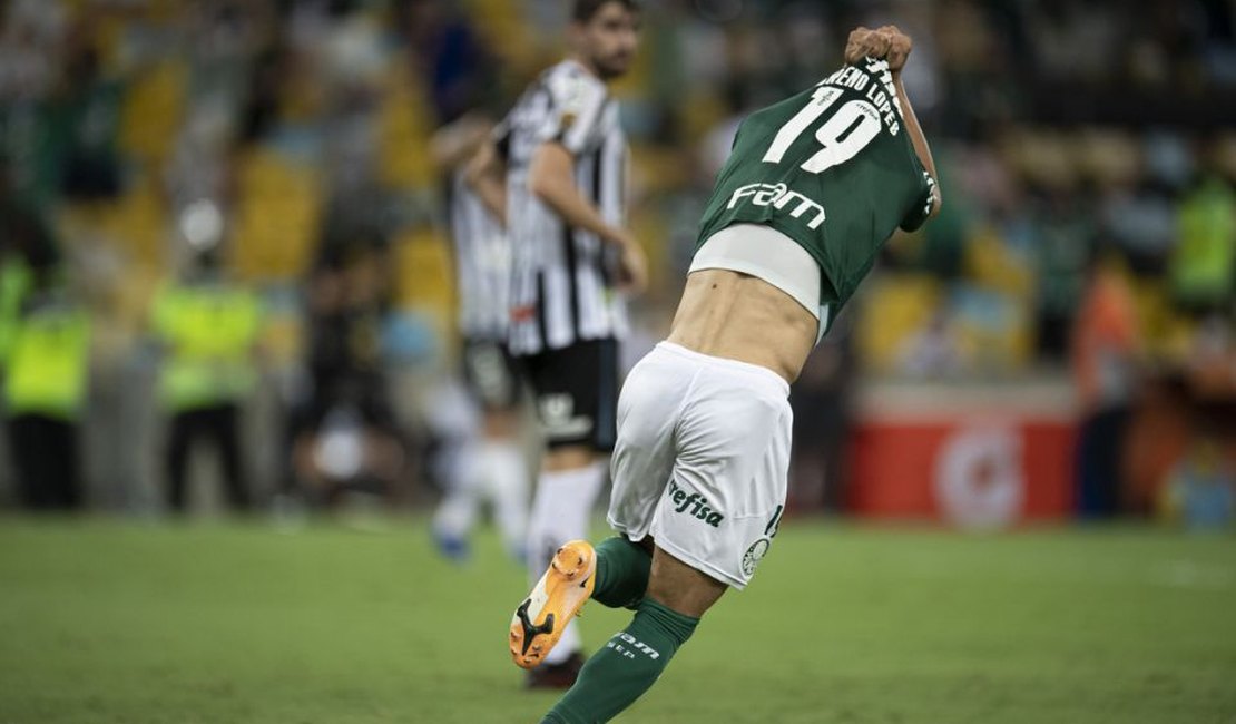 Nos acréscimos, com muita emoção, Palmeiras é campeão da Libertadores 2020!
