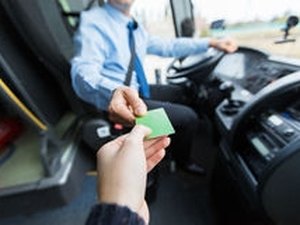 Município deve fornecer cartão de passageiro especial a mulher que faz tratamento médico