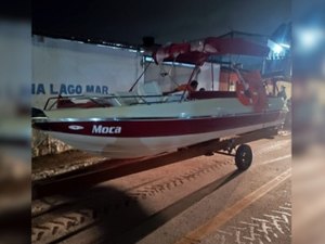 Lancha furtada no Pontal da Barra é recuperada pela Polícia Civil
