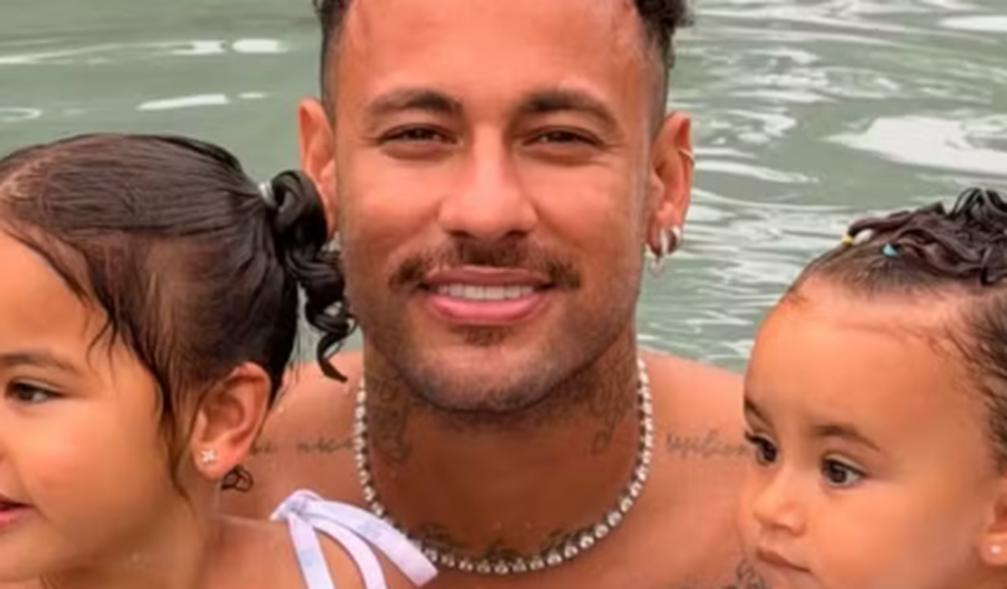 Neymar curte Dia das Crianças com Mavie e Mel em mansão de Mangaratiba