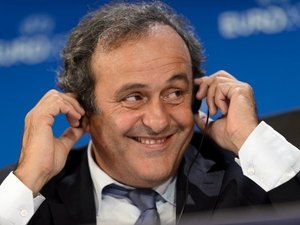 Platini não vai devolver relógio dado pela CBF