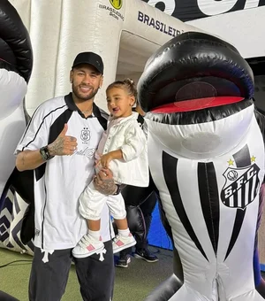 Mavie é atingida por bola na cabeça e reação de Neymar viraliza