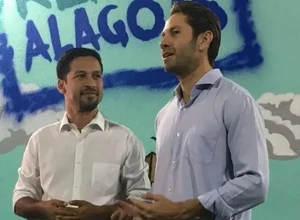 Pedro Vilela e Rodrigo Cunha viabilizam internet grátis em 140 pontos de Maceió