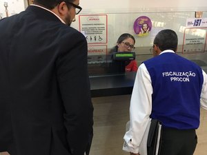 Procon e OAB realizam fiscalização no Arapiraca Garden Shopping 