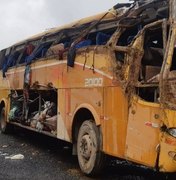 Três vítimas de grave acidente de ônibus que saiu de Arapiraca seguem internadas em MG