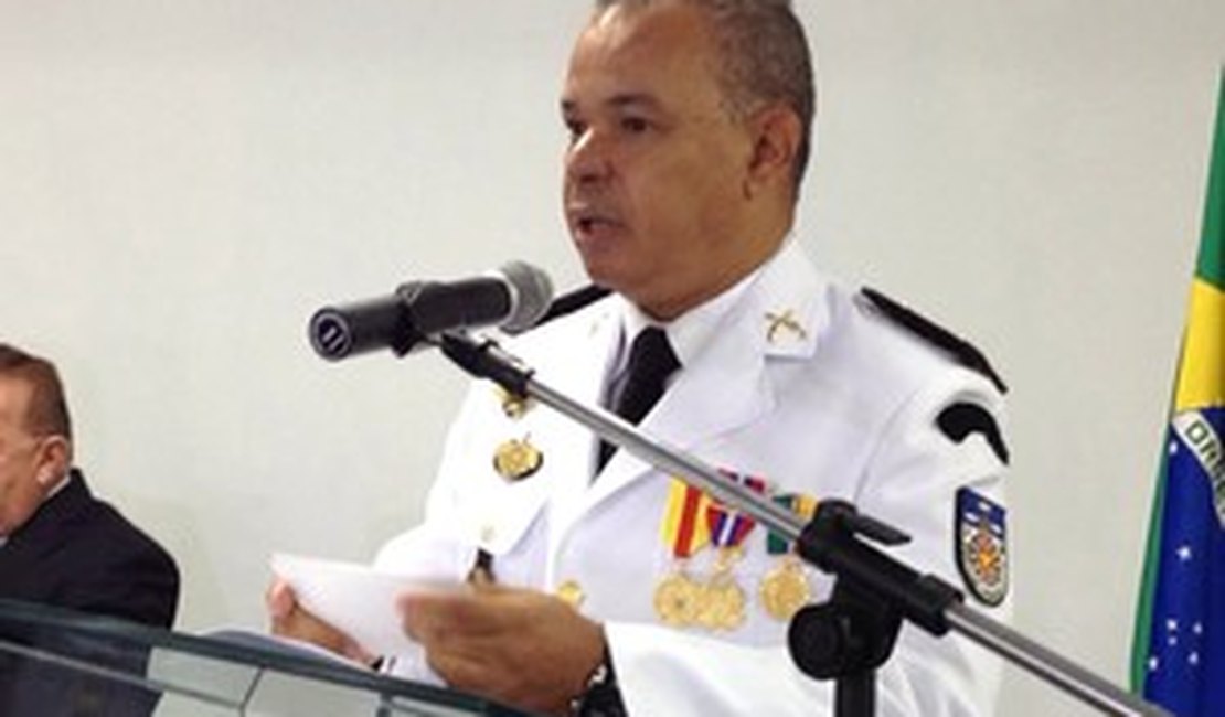 Ex-comandante da PMAL é preso com R$ 1,5 mi em porta-malas de veículo